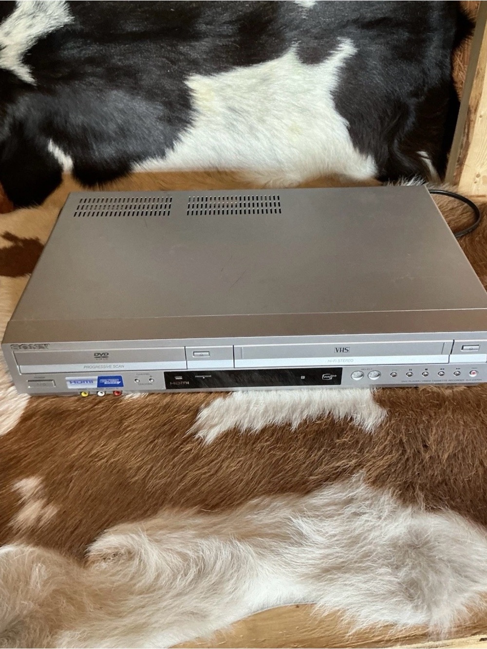 Sony SLV-D570H Combo DVD VHS VCR Player / Recorder 4 Head Hi-Fi description